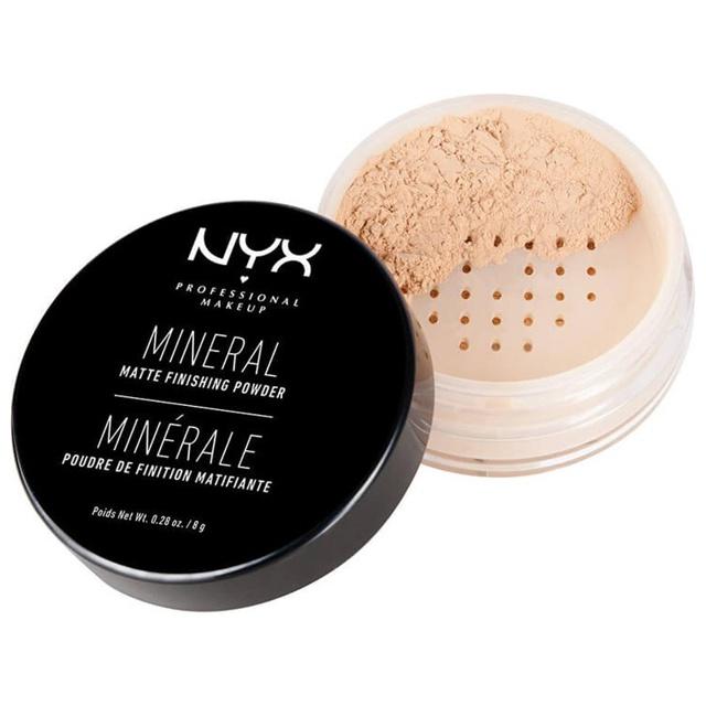 NYX PROF. MAKEUP Mineral Finishing Powder Light/Medium product image