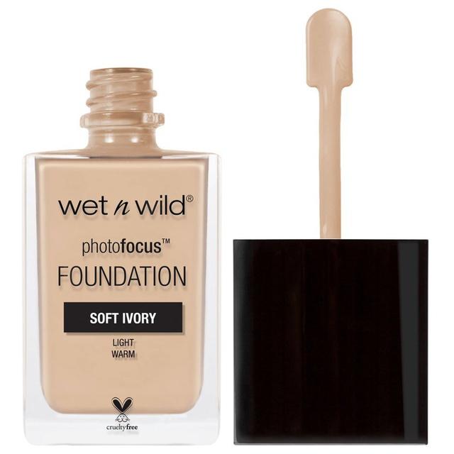 Wet n Wild Photo Focus Matte Foundation Soft Ivory 30ml product image